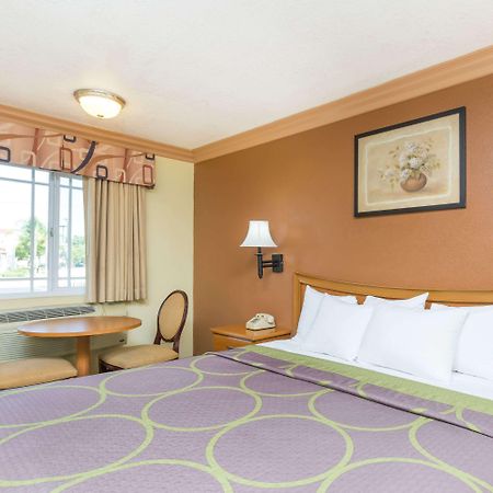Super 8 by Wyndham Azusa Exterior foto